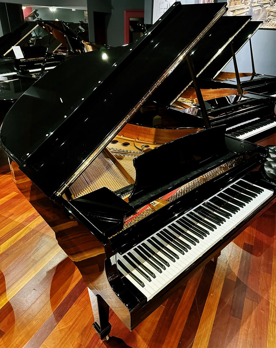 Steinway & Sons Model M 5ft 7" Medium Grand - Authentically Restored